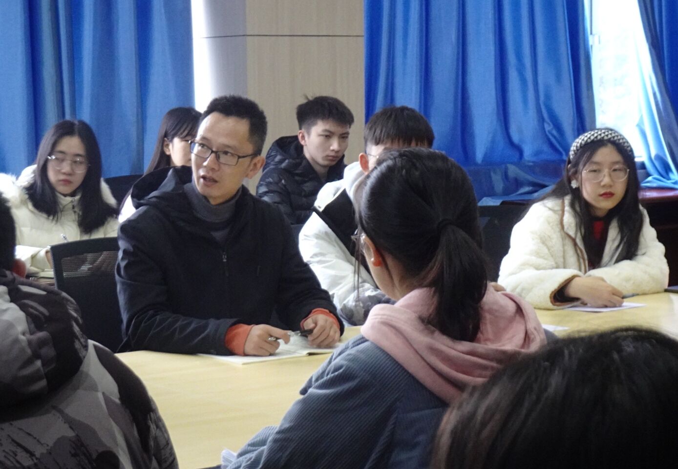 1639998180719066225.jpg 20211219公司团学组织开展第一次座谈会03.jpg