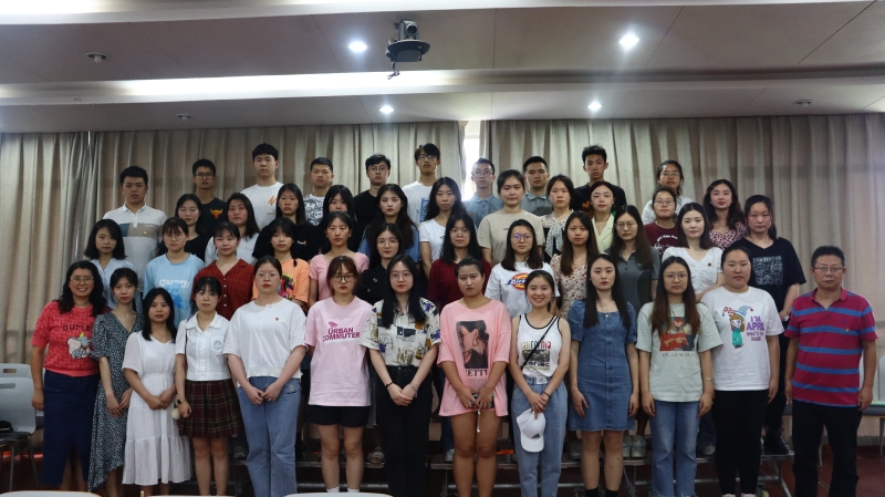 EwFk_1653035282619059252.jpg 20220513公司开展毕业生党员座谈会07.jpg