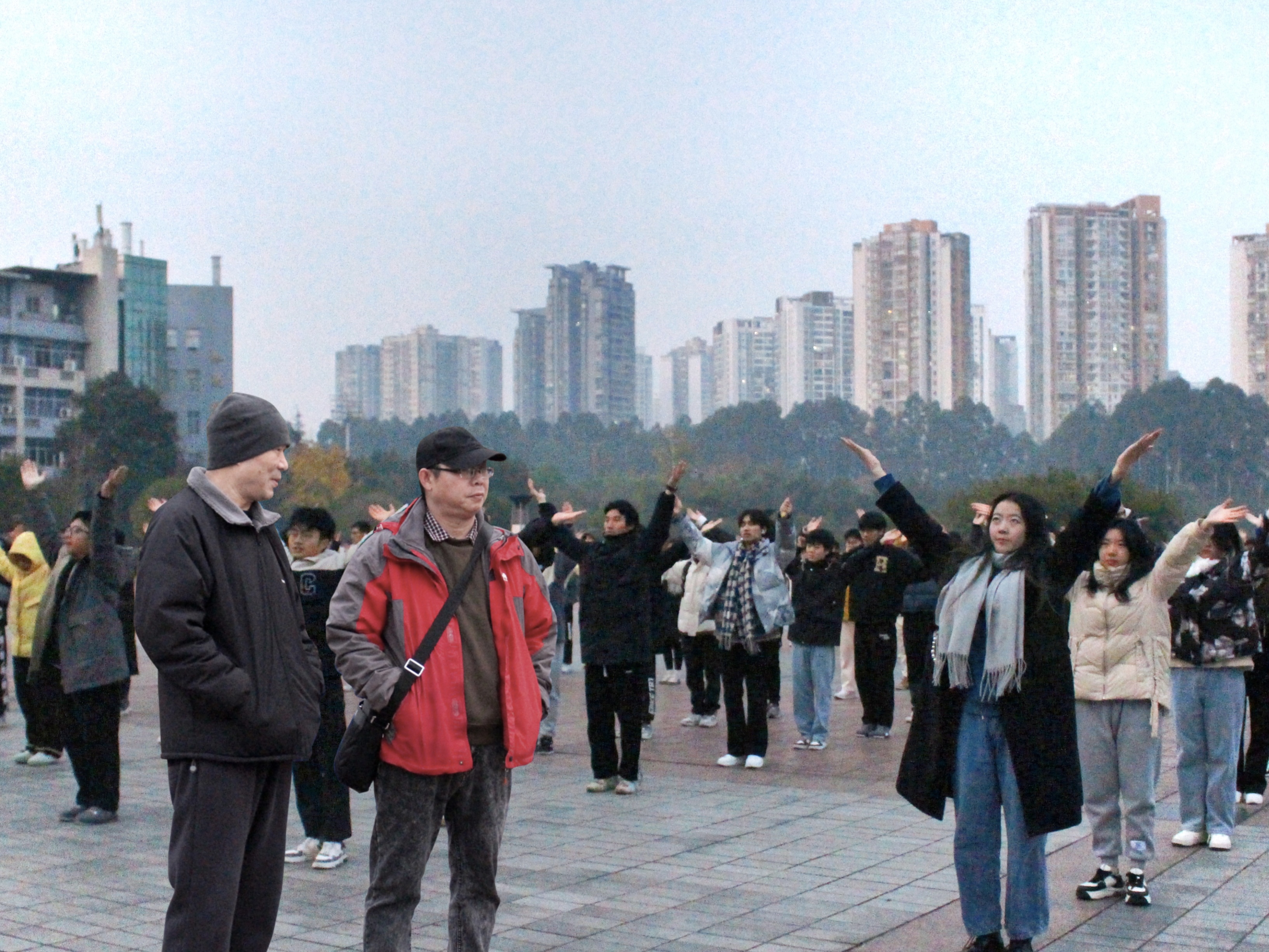 20231225 2023-2024学年秋季学期“‘数’我青春，‘药’韵未来”新生早操活动圆满结束1.jpg