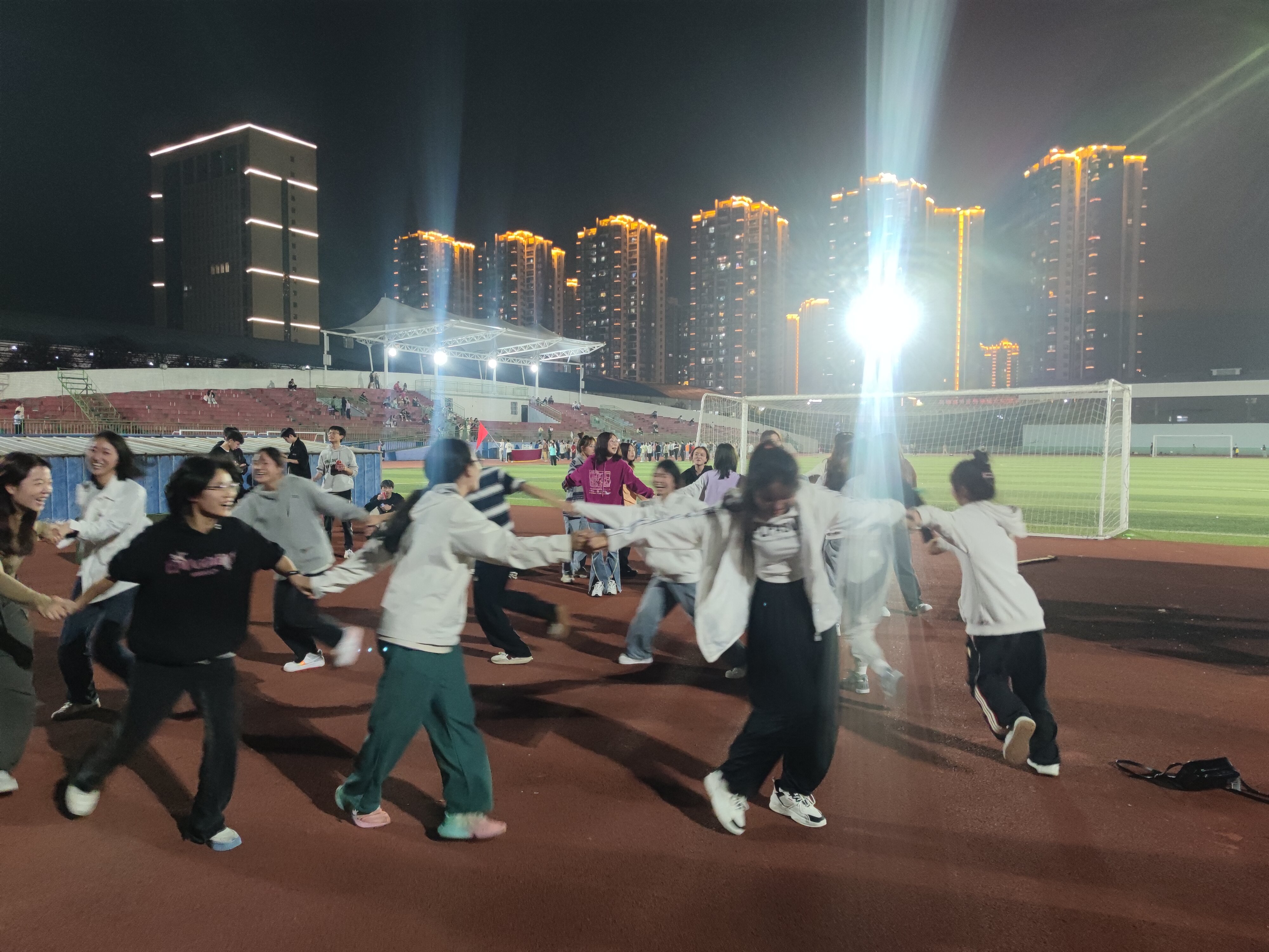 qrov_1727081329089013489.jpg 1.jpg