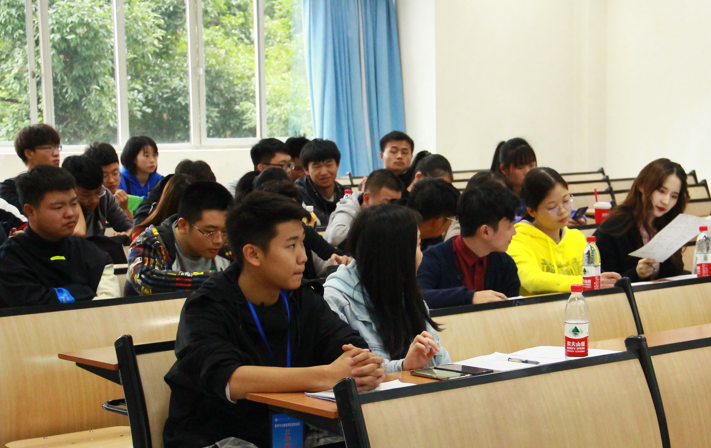 1574073336338092589.jpg 数学与大数据公司辩论赛半决赛顺利举行2.jpg